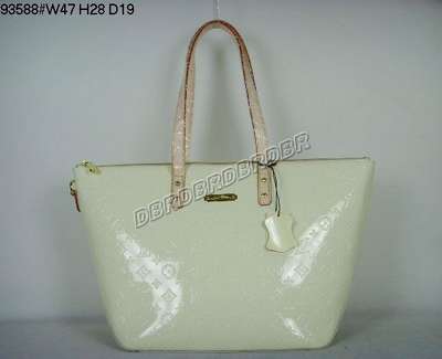 Louis Vuitton M93588 white