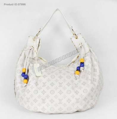 Louis Vuitton M07898 beige white