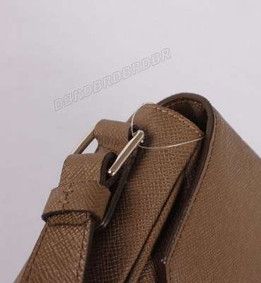 discount louis vuitton handbags taiga m31198 khaki wholesale